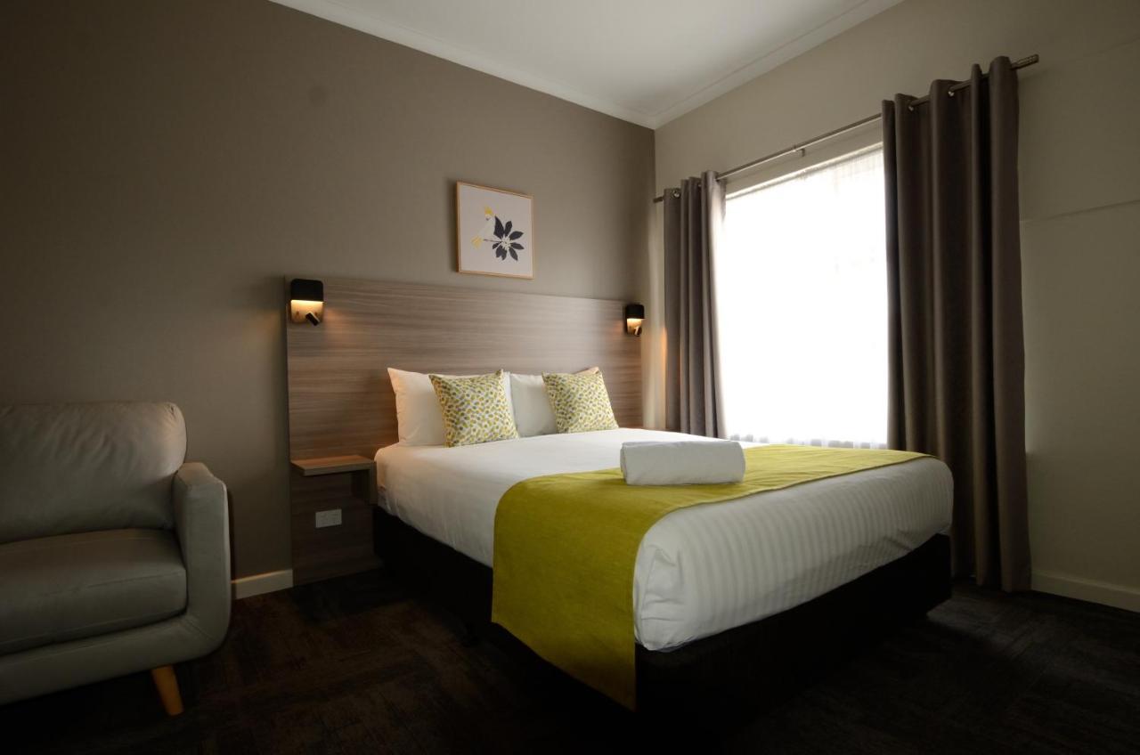105 On The Park Motel Bordertown Eksteriør billede