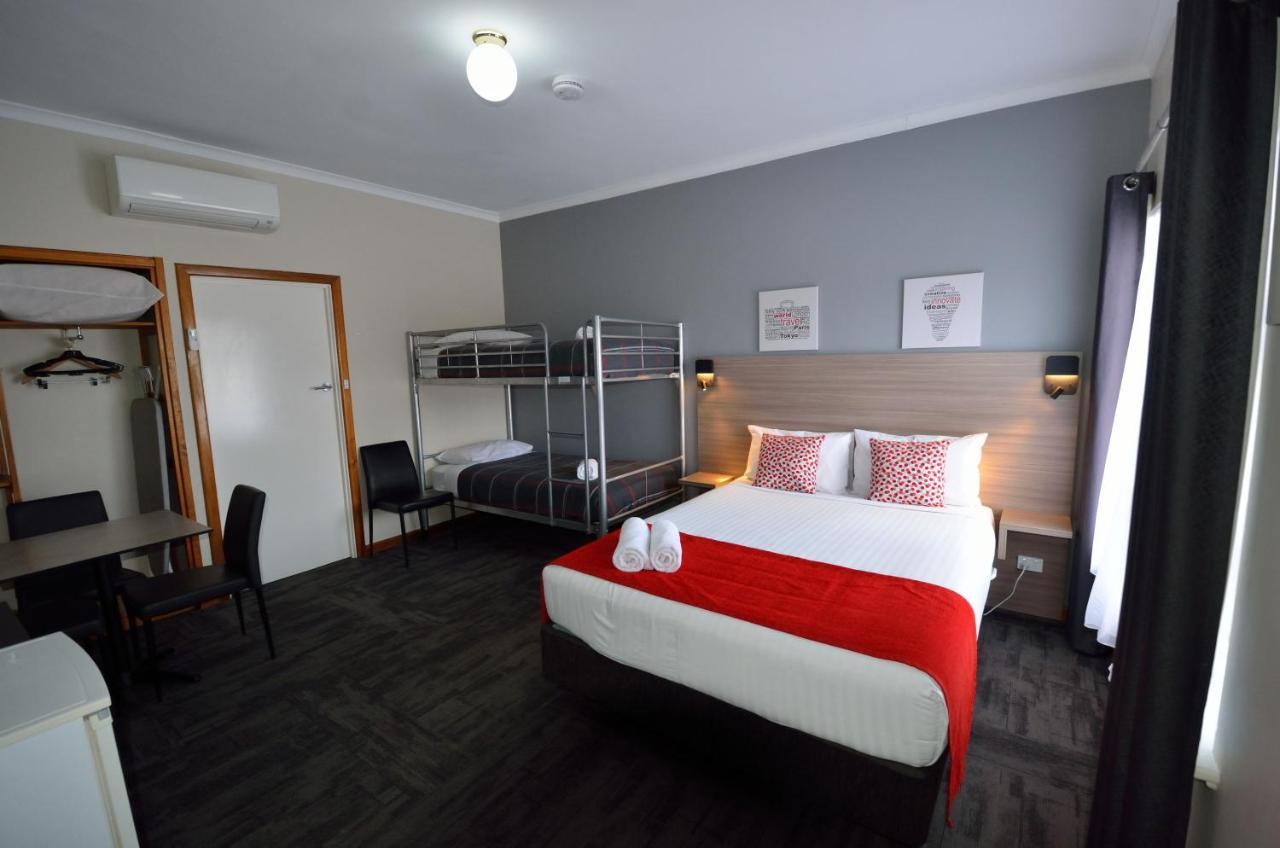 105 On The Park Motel Bordertown Eksteriør billede
