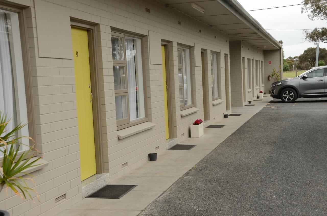 105 On The Park Motel Bordertown Eksteriør billede